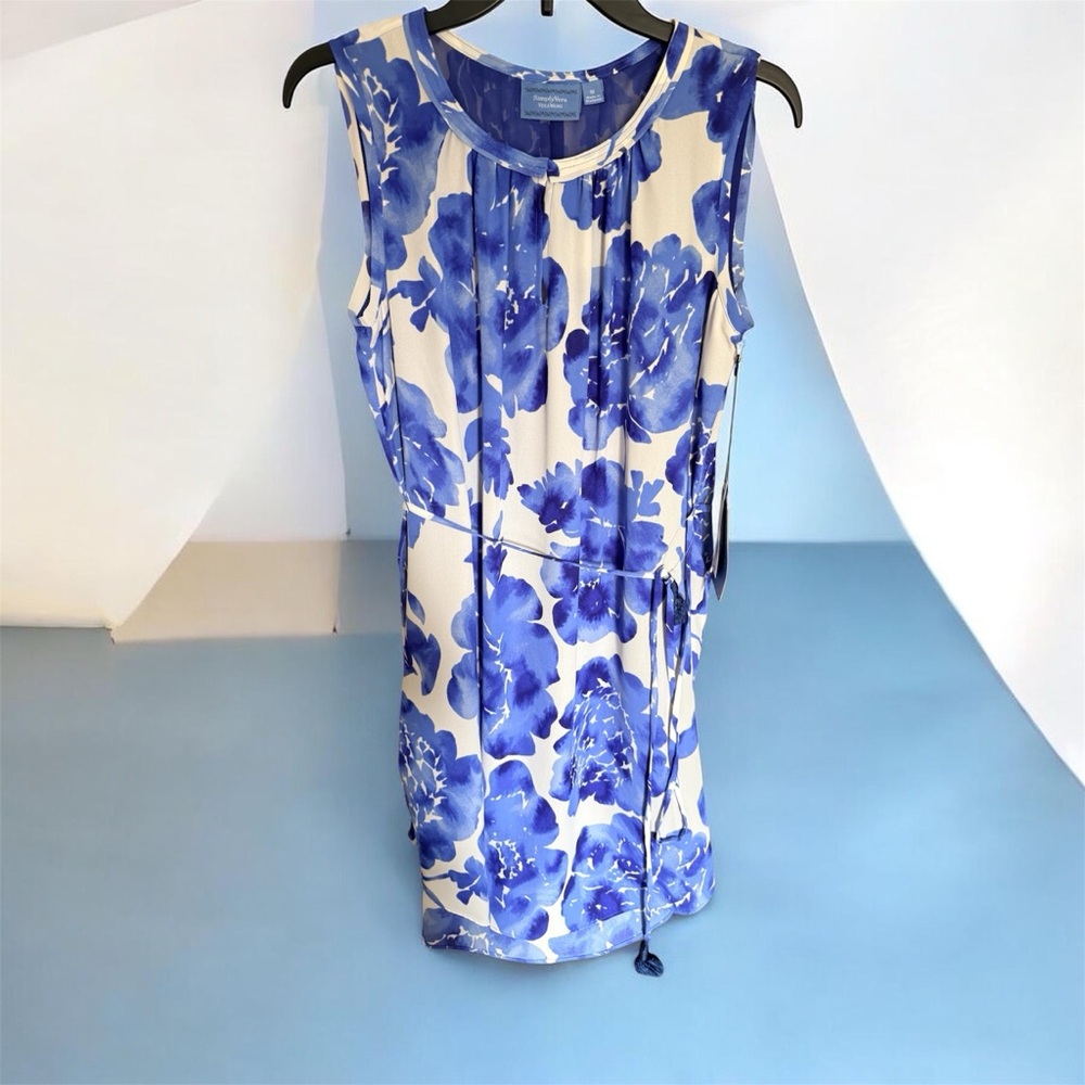 Vera Wang Blue Floral Rhythms Sleeveless Dress - Classic Summer Style NWT SZ.M